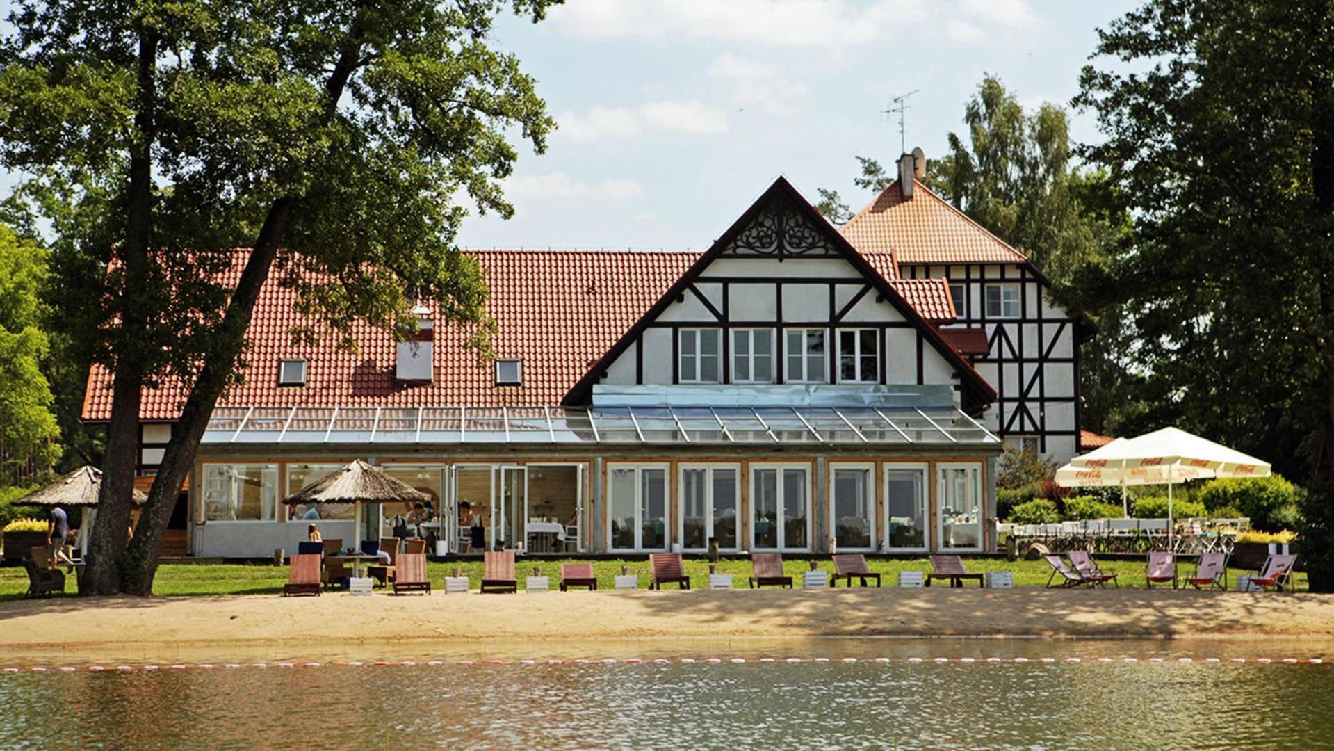 Jablon Lake Resort Пиш Екстериор снимка