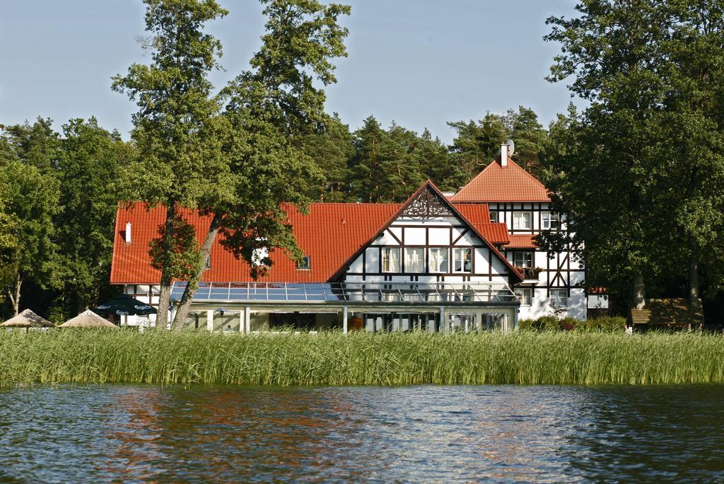 Jablon Lake Resort Пиш Екстериор снимка